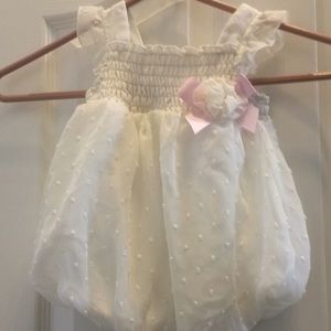 FINAL MARKDOWN girls snap crotch romper 6 months